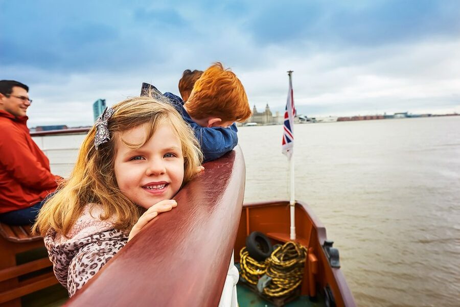 Liverpool: Sightseeing River Cruise on the Mersey River - The Razzle Dazzle Ferry Snowdrop