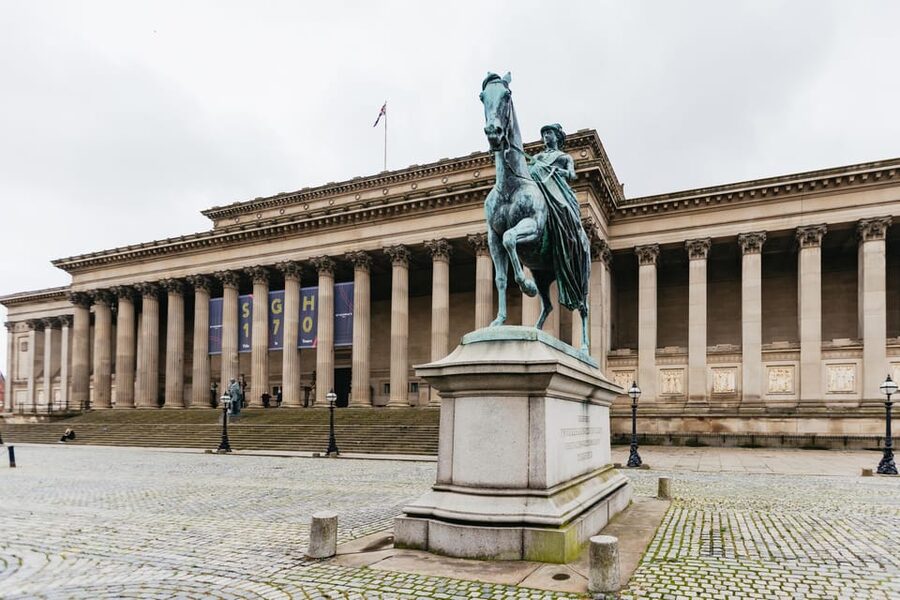Liverpool: The Beatles and Cavern Quarter Walking Tour - Returning through Liverpool Town Hall