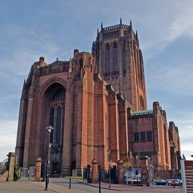 Liverpool Views, brews, football & History Tour - What the guide can add to the day