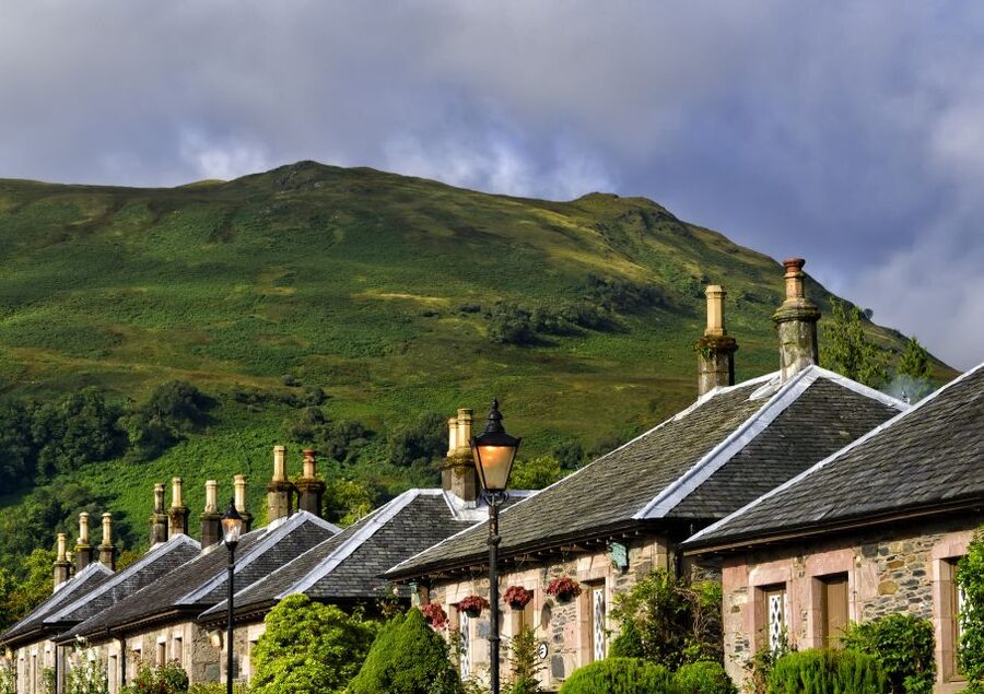 Loch Lomond: Island Discovery 2-Hour Cruise - Passing Loch Lomond Golf Club and entering The Narrows