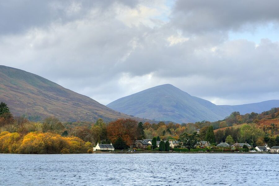 Loch Lomond: Island Discovery 2-Hour Cruise - Commentary, guides, and the quiet stretches