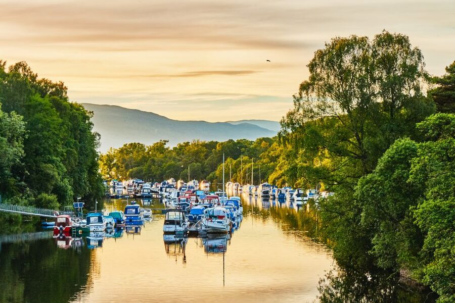 Loch Lomond: Scottish Highlands Sightseeing Cruise - Drinks, snacks, and the onboard bar