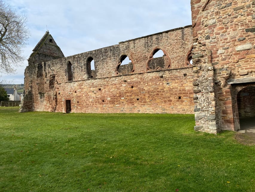 LOCH NESS ,CAWDOR CASTLE ,CLAVA CAIRNS & MORE FROM INVERNESS - What the $659 price really means