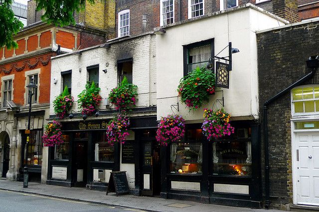 London: 2-Hour Historic Pub Tour - Starting at Chancery Lane and entering old London