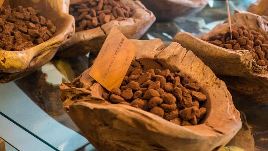 London: 3.5-Hour Shoreditch Street Food Tour - English Tea, Dessert, and the Secret Dish