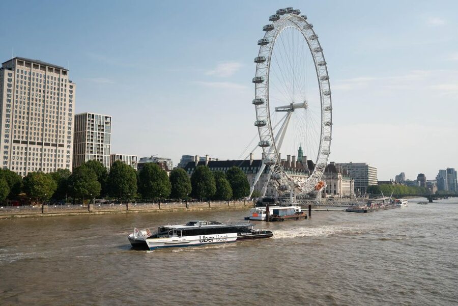 London: 3 Days of Must-See Attractions including London Eye - Day three: St Paul’s, Shakespeare, and royal residences