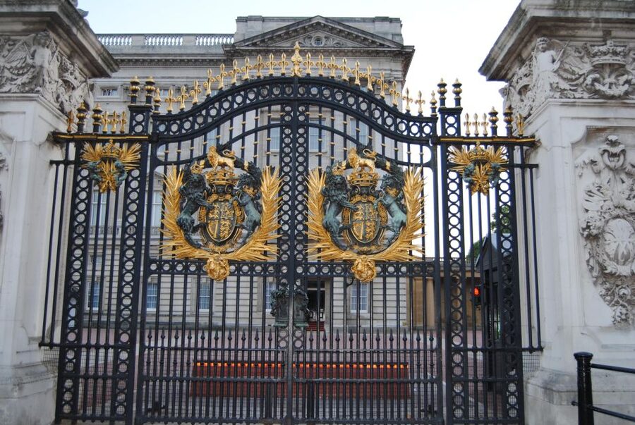 London: 3-Hours Private Walking Tour - Buckingham Palace and the Changing of the Guards