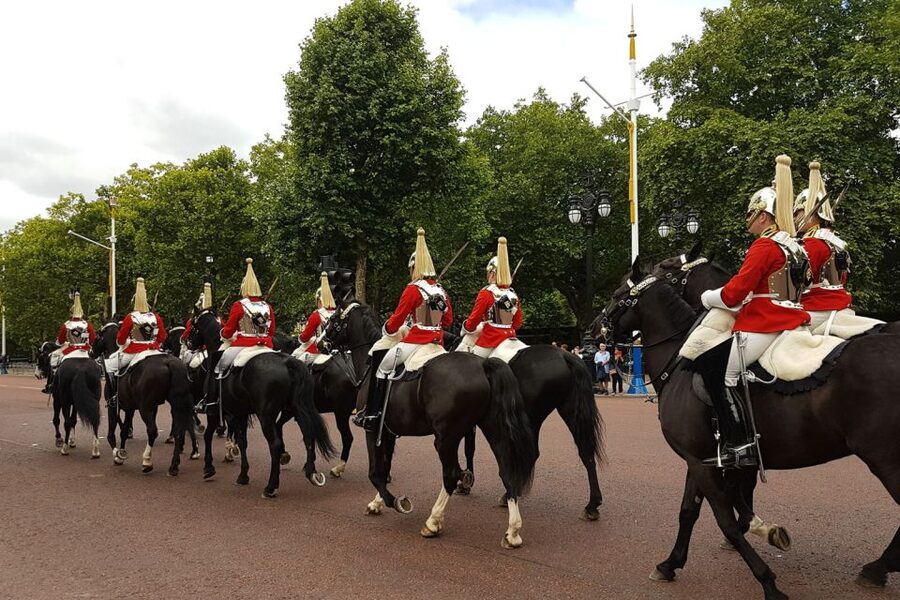 London: 30 London Sights Guided Walking Tour - Trafalgar Square, Whitehall, and Downing Street