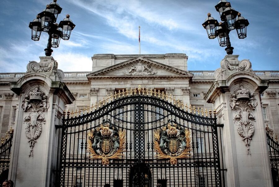 London: 4-Hour Panoramic Tour by Black Taxi - St James’s Park Gives You Time to Stretch
