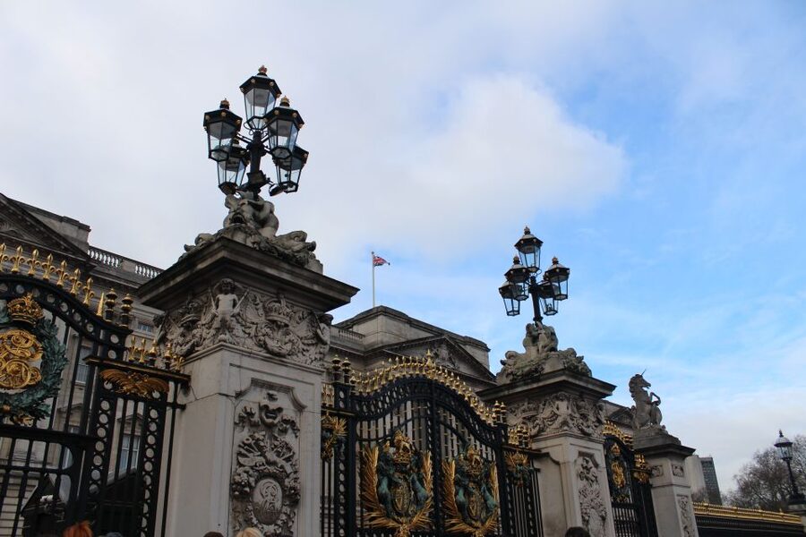 London: 4-Hour Panoramic Tour by Black Taxi - Kensington Museums, Royal Albert Hall, and Harrods