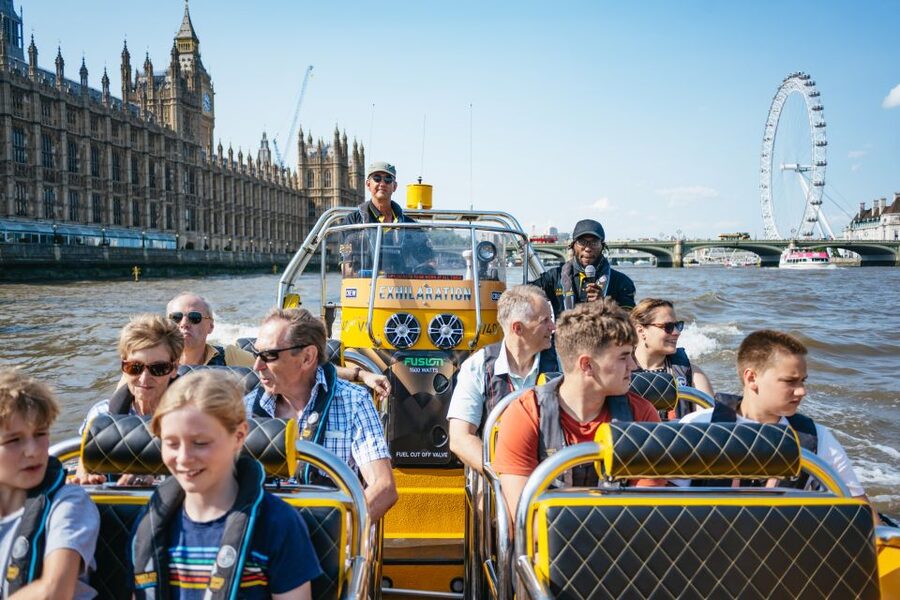 London: 45-Minute Speedboat Sightseeing Tour - HMS Belfast, the Tower of London, and Tower Bridge