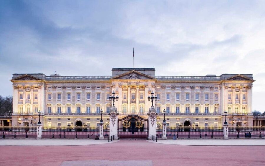 London: 50+ Sights Taxi Tour & Westminster Abbey Entry - The guide makes the difference