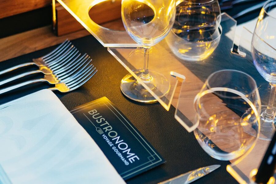 London: 6-Course Gourmet Dinner on a Luxury Coach - Who should book this coach dinner?