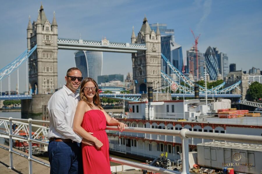 London 60min PRIVATE Personal Vacation & Travel Photographer - Tower Bridge: the main portrait setting