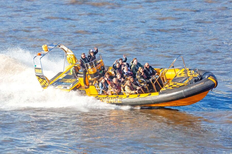 London: 70-Minute Thames Barrier Speedboat Tour - Practical tips for a better 70 minutes