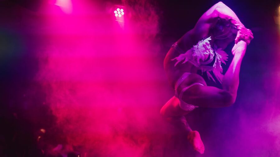 London: A Night of Theatrics! Cabaret Show - The Phoenix Arts Club gives your evening a proper West End setting