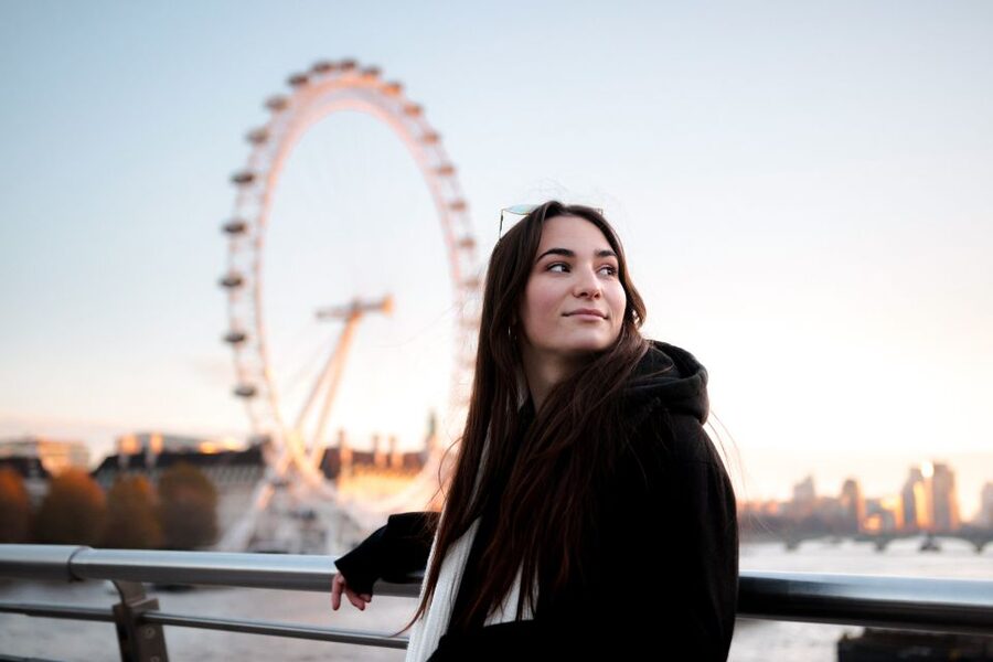 London: A Unique Photoshoot Experience at Famous Sites - Weather, timing, and practical planning