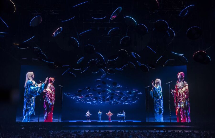 London: ABBA Voyage Express Bus and Optional Concert Ticket - What makes the 90-minute show unusual