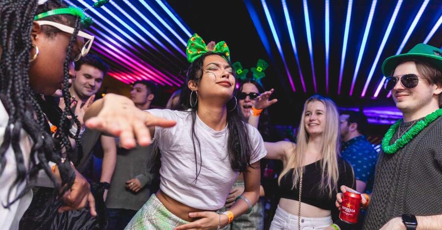 London: Bar and Club Crawl to 5 Central London Venues - Dress code, ID, and practical preparation