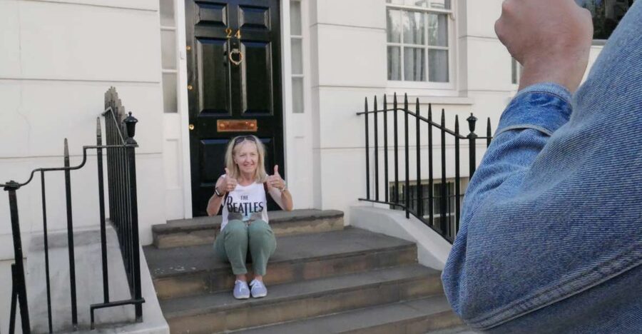 London: Beatles Tour by Black Taxi - The rooftop concert and Beatles film locations