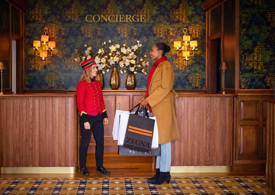 London: Bicester Village Shopping Day Trip with Coach Ride - How to make five hours work