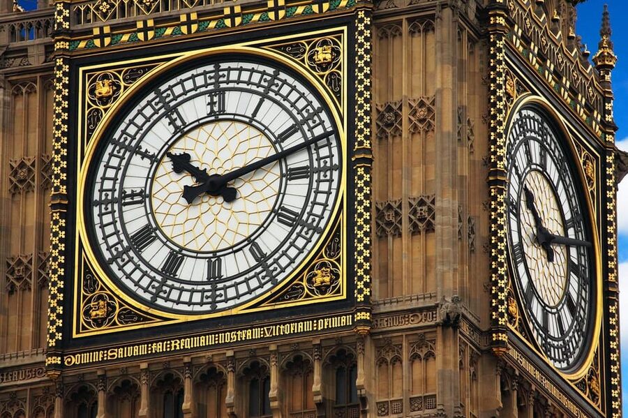 London: Big Ben, Churchill War Rooms & Buck'ham Palace Tour - Parliament Square, Big Ben, and Westminster Abbey