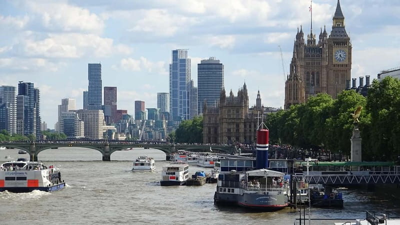 London: Boat Show Comedy Club Experience - Dress code and the small rules that matter