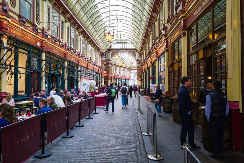 London: Borough Market Food Tour with Local Guide - Along the Thames from Bankside Pier