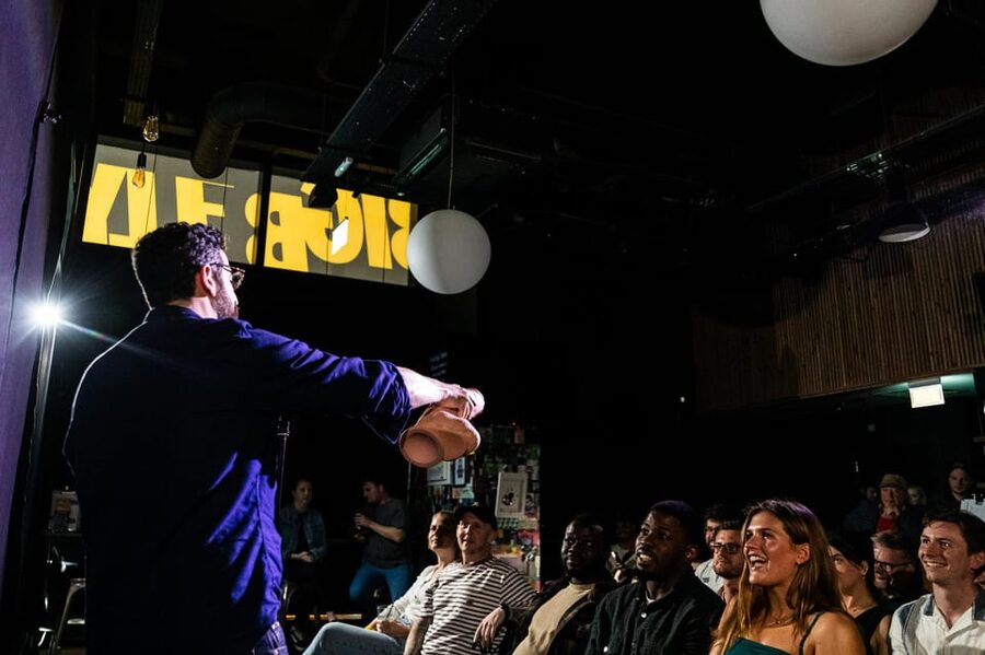 London: Bottomless Brunch Comedy - The Ding Dong Gong Show - A friendly staff, but a deliberately harsh format