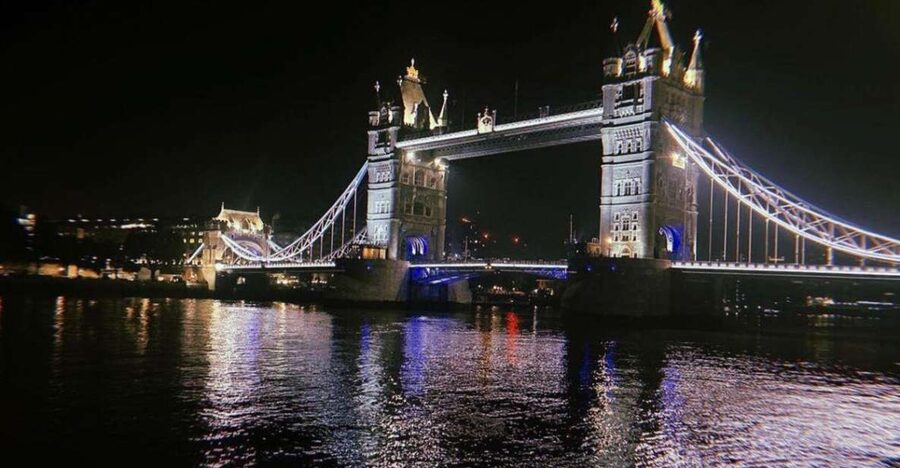 London Bridges Night Time Light Private Tour - Is $400 good value for your group?