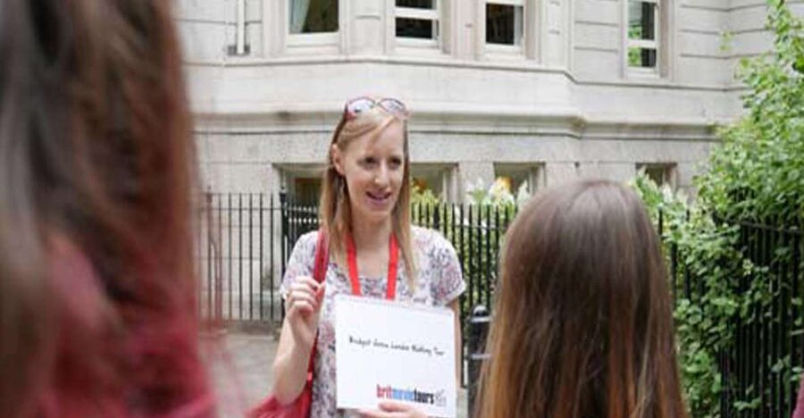 London: Bridget Jones 2–Hour Walking Tour - Bridget Jones’s apartment door