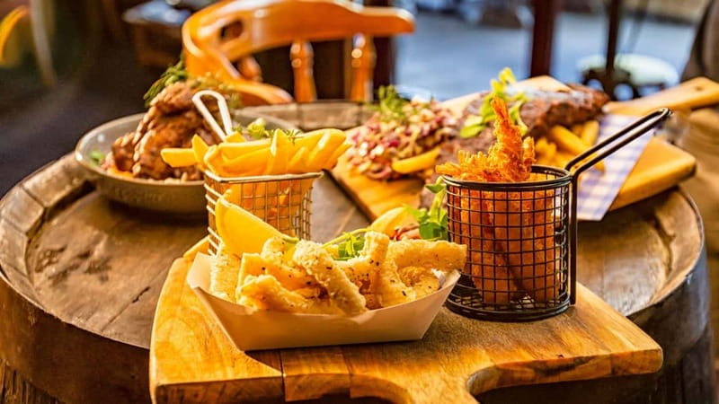 London: British Food Treasure Hunt With Gourmaze - Starting near London Bridge and Southwark