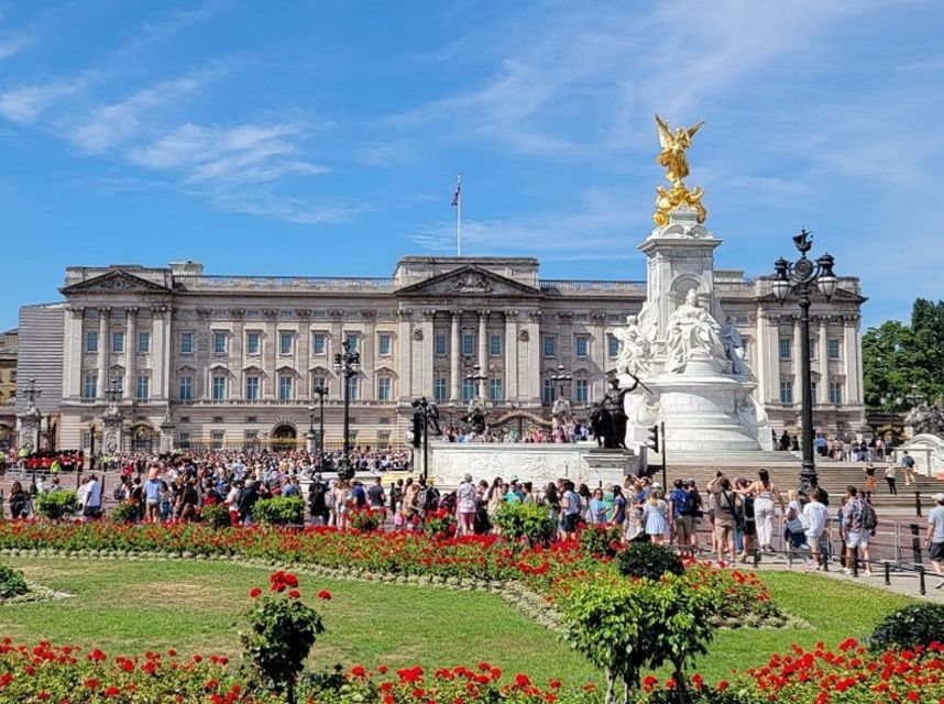London: Buckingham, Big Ben & Westminster Abbey Tour - Guides, headsets, and group size