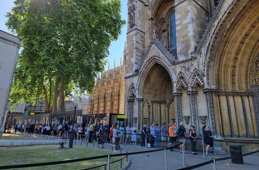 London: Buckingham, Big Ben & Westminster Abbey Tour - What the full-day option adds