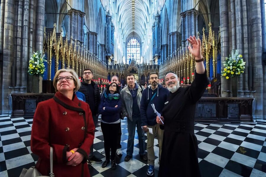 London: Buckingham, Big Ben & Westminster Abbey Tour - Walking through St. James’s Park