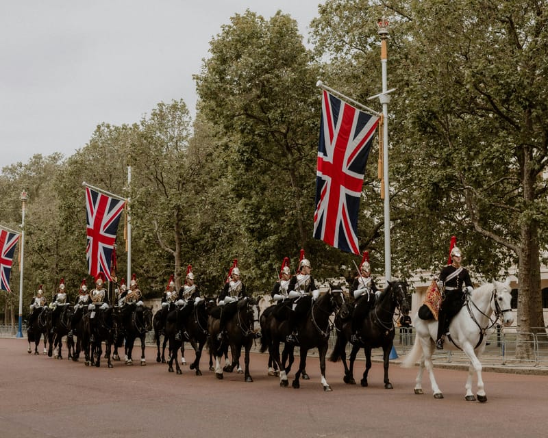 London: Buckingham Palace and Changing of the Guards Tour - What the guide adds for $23