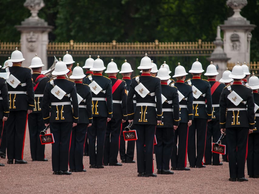 London: Buckingham Palace and Changing of the Guards Tour - Who should book this palace and guard tour