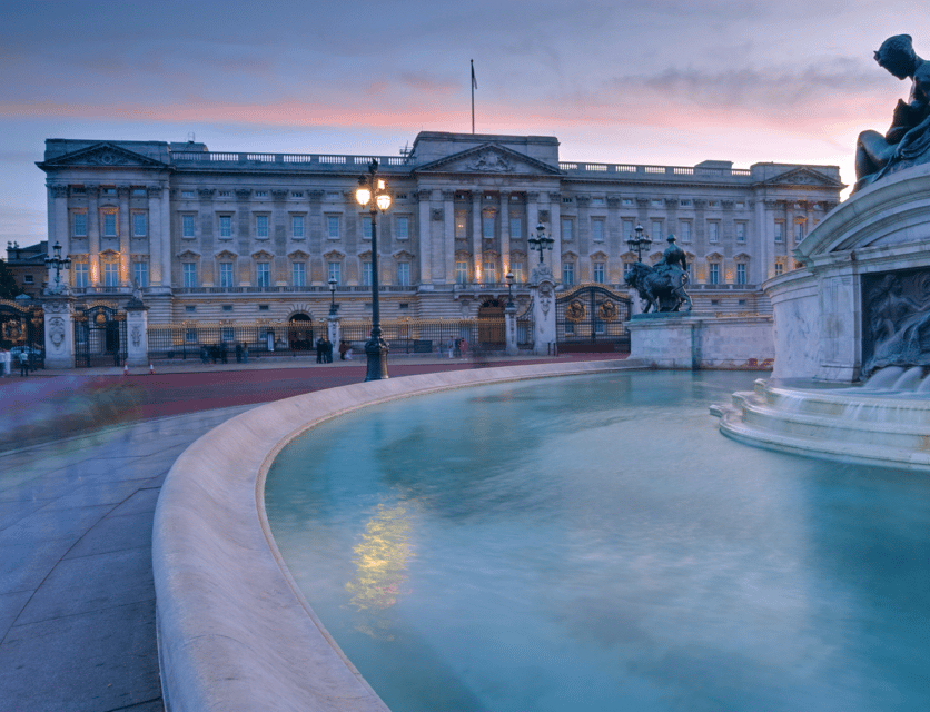 London: Buckingham Palace and Royal London Walking Tour - Buckingham Palace Garden and the lake
