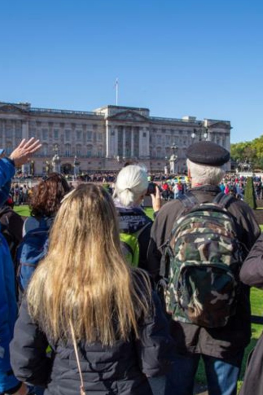 London: Buckingham Palace and Royal London Walking Tour - Starting outside The King’s Gallery