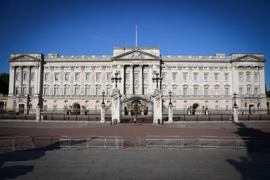 London: Buckingham Palace & Big Ben & Abbey Private Tour - Parliament Square brings Westminster’s main sights together