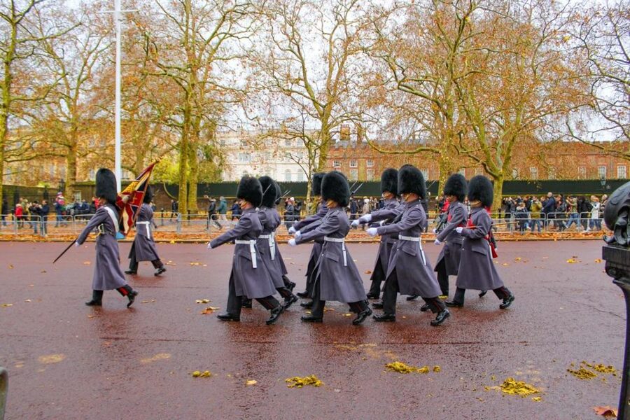London: Buckingham Palace & Changing of the Guard Experience - Buckingham Palace, Lancaster House, and Clarence House