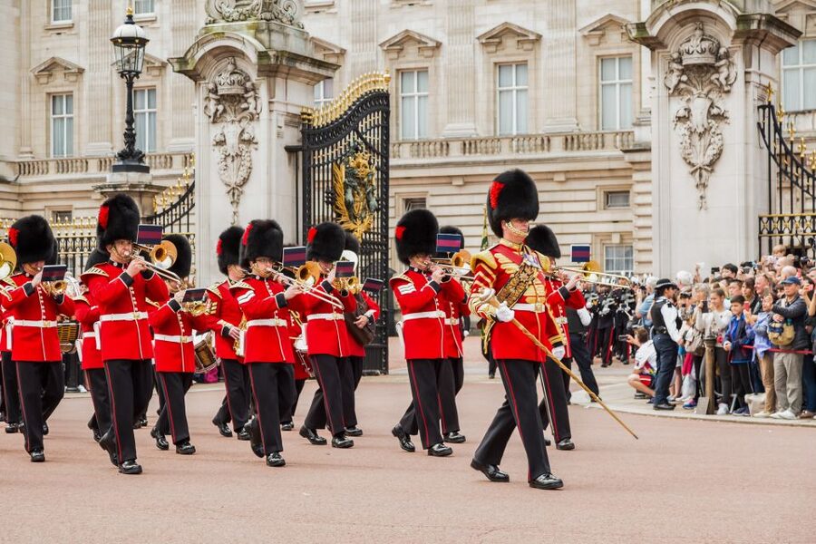 London: Buckingham Palace Entry & Changing of the Guard Tour - Meeting at the Duke of York Column