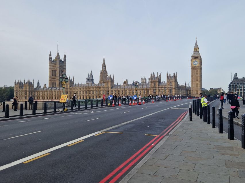 London by taxi: Highlights Tour in a real London Black Cab. - Why a black cab makes sense for four hours