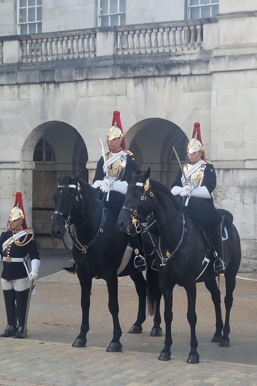 London by taxi: Highlights Tour in a real London Black Cab. - St. Paul’s Cathedral and London’s old city