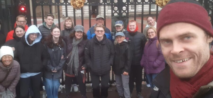London: Central London Outdoor Tour - The Mall, royal ceremony and the Changing of the Guard