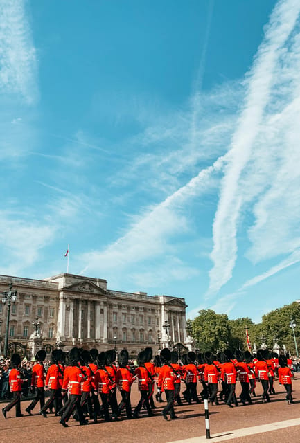 London: Changing of the Guard Experience and Landmarks Tour - Four things to know before booking