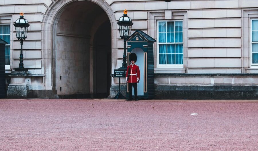 London: Changing of the Guard Experience Private Tour Guide - Parliament Square, the Prime Minister’s Office, and Westminster