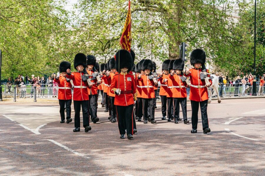 London: Changing of the Guard Tour by Buckingham Palace - Is $18 a fair price?