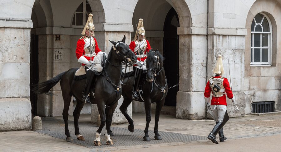 London: Changing of the Guard Walking Tour with Small Group - The guides make the difference