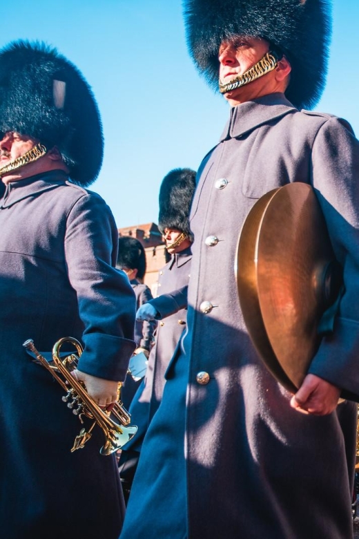 London: Changing of the Guard & Westminster Abbey - Trafalgar Square and Pall Mall